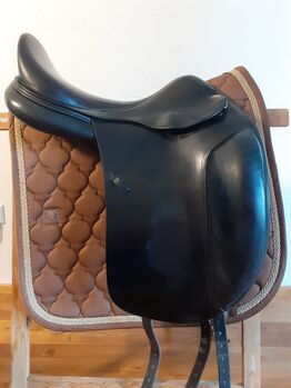 Dressursattel Cobra schwarz 18 '' Cobra