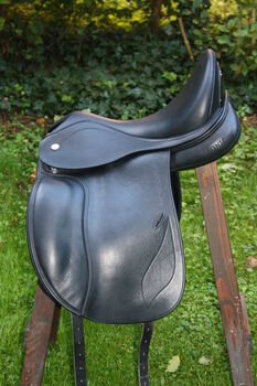 Dressursattel Ikonic EVOD04 17 Zoll austauschbares Kopfeisen, Ikonic DEV04, bd, Dressage Saddle, Allschwil