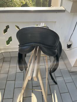 Dressursattel von Kieffer 17.5“, Kieffer, Vanessa, Dressursattel, Wiesendangen 