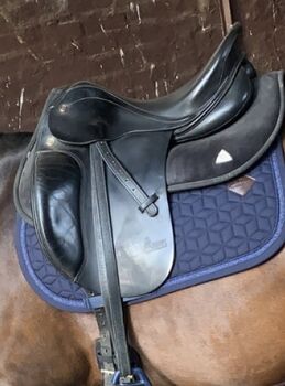 Dressursattel Lucky Dressage 16 Zoll Prestige Lucky Dressage