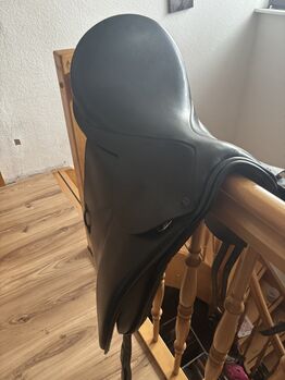 Dressursattel Mittlere KW 16,5 Zoll, Laura, Dressursattel, Hemslingen