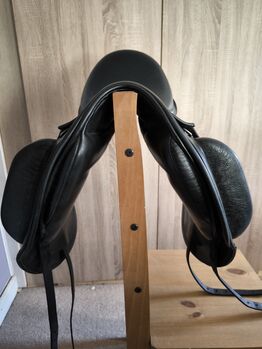 Mono flap black dressage saddle Winner's Circle Dressage