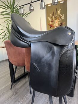 Dressursattel von Otto Schuhmacher 17 Zoll Otto Schuhmacher Profi Exclusive