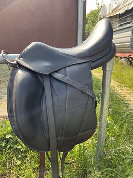 Dressursattel Voltaire Adelaide 17“ Voltaire Adelaide