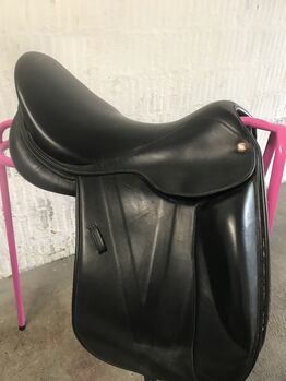 Dressursattel von SCS, SCS (Sattlerei Clemens Santschi GmbH) Dressursattel, Padraig & Melie, Dressage Saddle, Winterthur