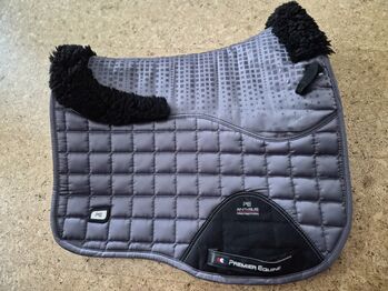 Dressurschabracke Premier Equine mit Antirutsch und Merinowolle, Premier Equine , Katja, Schabracken, Buch