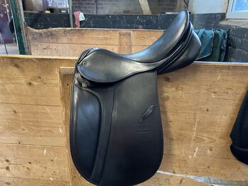 Dressursattel 17,5, Stübben , Katharina , Dressage Saddle, Nottuln 