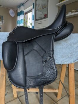 Dressursattel 17 Zoll Monoblatt top Zustand Koehne Louisa  Sportponysattel "Silverline"