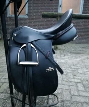 Dressursattel Alfirie LS Gerlach 17.5 Zoll wie NEU, Gerlach  Alfirie LS, Kimberly, Dressage Saddle, Thedinghausen