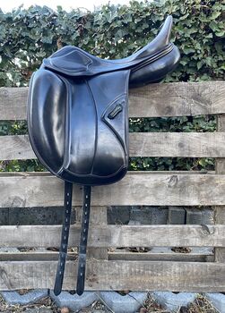 Dressursattel Amerigo 17,5, Amerigo /Menet Amerigo mit Pinerolo Leder für besonders guten Halt , Sabrina , Dressage Saddle, Lustenau 