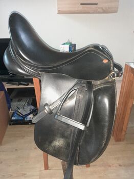 Dressursattel Busse Solibel 17,5" mittlere Kammer, Busse Solibel, Katrin Maruhn, Dressage Saddle, Tornesch