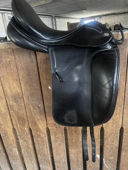 Dressursattel Emilio Euroriding von Prestige gebaut  Emilio