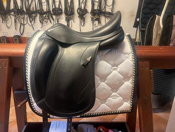 Dressursattel Equipe Olympia Special Mono 17 Zoll Kammer M, Equipe Olympia Special Mono , Ann-Sophie , Dressage Saddle, Hannover
