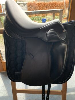 Dressursattel Erreplus neuwertig aufgesetzte Pausche, Erreplus , Lili Schulte , Dressage Saddle, Ibbenbüren 