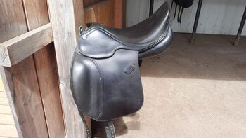 Dressursattel., Estelle Terra, Vera Rath, Dressage Saddle, Götzis