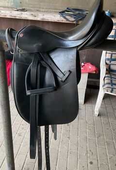 Dressursattel Euroriding Diamant 17“, 31er KW, frisch gepolstert, Euroriding Diamant, Privat, Dressage Saddle, Kleve