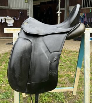 Dressursattel Hennig 17,5 zoll MFT Sattelbaum, Hennig  Maßsattel, Katja Rommel , Dressage Saddle, Bergisch Gladbach