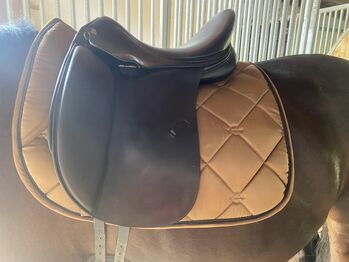 Dressursattel in 17,5 zoll der Firma Ruth Kramlinger., Ruth Kramlinger, Nadine , Dressage Saddle, Bruck in der Oberpfalz 