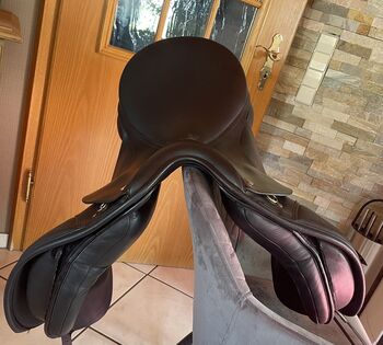 Dressursattel Kent and Masters 17,7-18 zoll, Kent and Masters , J.H., Dressage Saddle, Hopsten