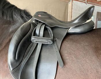 Dressursattel Kieffer Paris Exklusiv Ulla Salzgeber, Kieffer Paris Exclusive, Privat, Dressage Saddle, Kleve