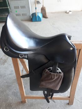 Dressursattel St. Gallen Spirig 17 Zoll, St. Gallen Spirig, Janina, Dressage Saddle, Dettighofen