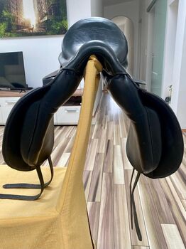 Dressursattel Stübben Virginia True Nature - 18" / KW 30 Stübben Virginia True Nature