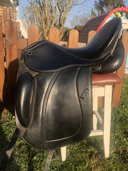 Dressursattel ähnlich. Deuber und Partner, Unbekannt jedoch ähnlich Deuber und Partner, Nikki, Dressage Saddle, Kleinblittersdorf