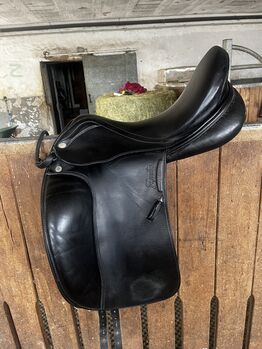 Dressursattel Emilio, Euroriding von Prestige gebaut  Emilio, Pauline Rehm, Dressage Saddle, Hilders