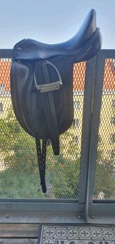 Dressursattel MacRider Evolution - 17,5 Zoll - schwarz mit Lackdetails, Mac Rider Evoluation, Sophie Knöttner, Dressage Saddle, Wien