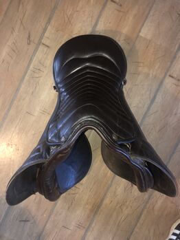 Dressursattel Rippsattel Jörg cavanes 