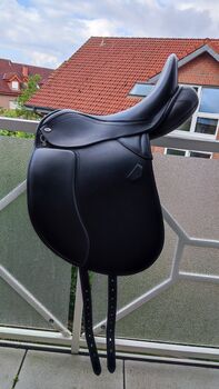 Dressursattel Titania 17/30 schwarz neu Kavalkade, Kavalkade  Titania, Laura B., Dressage Saddle, Ulm