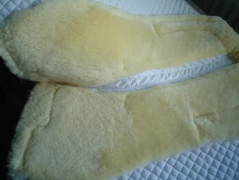 Dressurschabracke Lammfell weiß Kavalkade