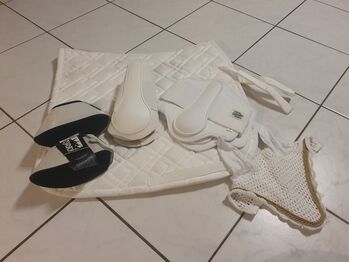 Dressurset weiß mit Eskadron,  unbenutzt, Kiki, Dressage Pads, Burgwedel