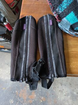 Drei paar Chaps für Kinder, Katharina Schwarz , Children's Breeches & Jodhpurs, Darmstadt 