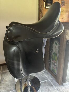 Dt.Saddlery Dressursattel 18“, Dt.Saddlery, Pamela , Dressursattel, Starfach