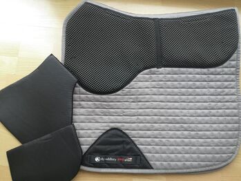 dt saddlery Pro Sport Schabracke Dressur mit Korrektureinlagen, dt saddlery Schabracke Dressur mit Korrektureinlagen, Claudia , Schabracken, Reinfeld 