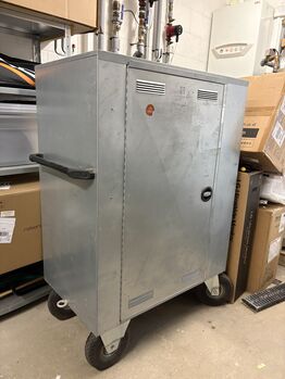 Large Mobile Tack Locker, Stepan, Szafka stajenna na sprzęt jeździecki