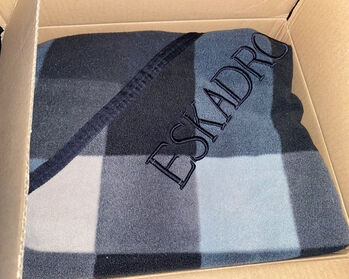 Eskadron Fleece Check Abschwitzdecke M/135cm, Eskadron  Fleece Check Classic Sports , Leon, Derki dla konia, Nürnberg 