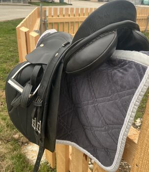 Eichhorn Advanced Dressursattel [17,5 Zoll] + Zubehör | sehr bequem | gepflegt Eichhorn Sattelprofi   Advantage