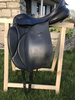 Eichhorn Dressursattel „Advantage“ 18 Zoll, Eichhorn Sattelprofi Advantage, Désirée Rudolph , Dressage Saddle, Markt Nordheim