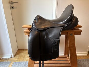 Sehr gut erhaltener Hennig Dressursattel MFT Monoblatt, Hennig MFT Dressur Monoblatt, Kirsten Heyer-Herget, Dressage Saddle, Bochum