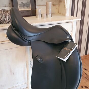 Englischer Dressursattel, 2023 neuwertig,  17 Zoll, Ideal Saddle Company Technical & Traditional , Katja , Dressage Saddle, Cuxhaven 