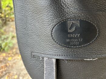 Envy Dressursattel schwarz 17“ Envy Motion