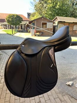 Eqiline springsattel, Eqiline , Dana , Jumping Saddle, Murr