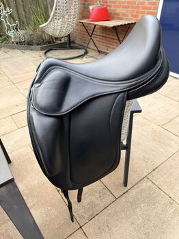 Eques X Saddle 17,5inch, Eques X, Linda, Dressursattel