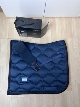 Equestrian Stockholm Blue Meadow Schabracke & Bandagen, Equestrian Stockholm, Denise Fuchs, Schabracken, Rodgau