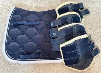 Equestrian Stockholm Dressur Cob, Equestrian Stockholm  Midnight white Edge, Lara Weber , Dressage Pads, Andernach