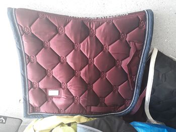 Equestrian Stockholm Schabracke in Crystal Merlot in DL Equestrian Stockholm 