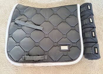 Equestrian Stockholm Set Silver Cloud Cob, Equestrian Stockholm  Silver Cloud, Lara Weber , Dressage Pads, Andernach