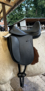 Equiline E7 Dressursattel 17“ neuwertig, Equiline E7, Julia , Dressage Saddle, Hambühren